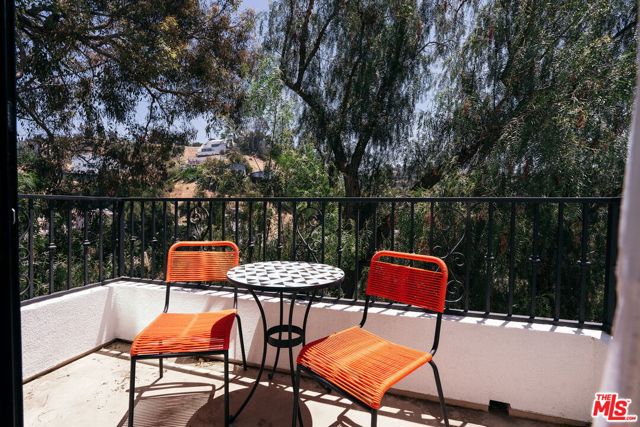3646 Potosi Avenue, Studio City CA: https://media.crmls.org/mediaz/0fe0e321-1ef3-4c4f-aad0-514b7ab6654a.jpg