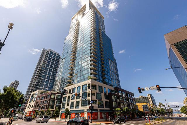 1388 Kettner Blvd, San Diego CA: https://media.crmls.org/mediaz/0fe14904-2d6f-4b38-a8d0-0f8234461d5c.jpg