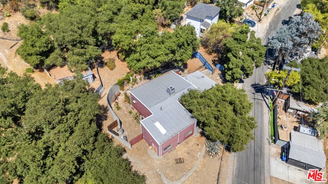 6349 Blanchard Canyon Road, Tujunga CA: https://media.crmls.org/mediaz/0fe1b1b2-c168-4a6e-99db-50656a1c7228.jpg