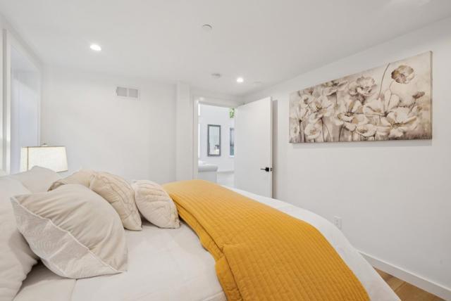 1433 Floribunda Avenue, Burlingame CA: https://media.crmls.org/mediaz/0fe2241f-0887-4b92-839a-0677a0024ab7.jpg