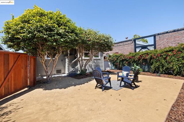 1092 Dwight Way, Berkeley CA: https://media.crmls.org/mediaz/0fe2533b-8ea6-47fe-8991-e059520774fc.jpg