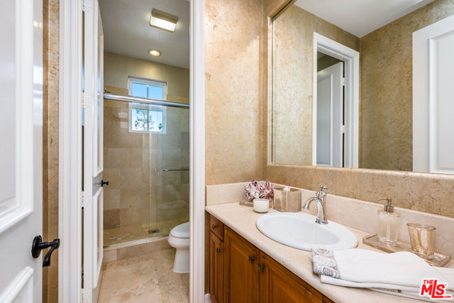 26722 Provence Drive, Calabasas CA: https://media.crmls.org/mediaz/0fe299c7-ffe6-4ccc-8e61-576eb63acfe7.jpg