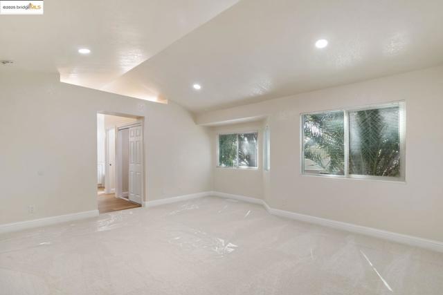 521 Freemark LN, Oakley CA: https://media.crmls.org/mediaz/0fe2aa86-2567-4c62-a84b-9ac957fd04bc.jpg