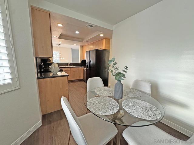 2953 Old Bridgeport Way, San Diego CA: https://media.crmls.org/mediaz/0fe2c988-9d4f-4f1e-8776-c8fd6e5b32b4.jpg