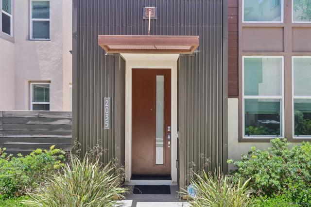 2035 Element way, Chula Vista CA: https://media.crmls.org/mediaz/0fe38737-48dc-4669-b21b-768d26723947.jpg
