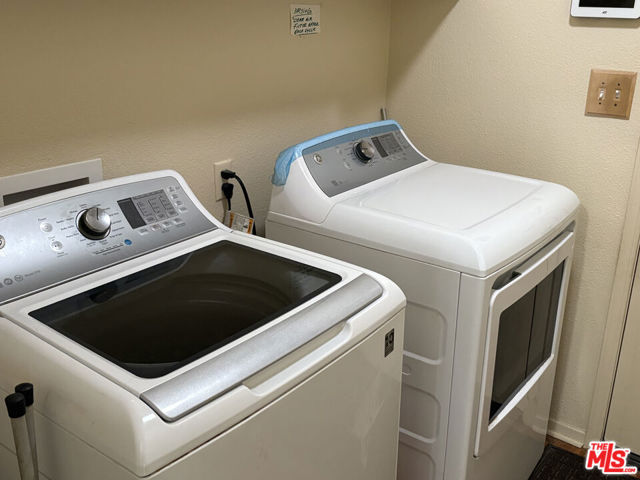 3202 Angeleno Place, Palmdale CA: https://media.crmls.org/mediaz/0fe3d3ca-738d-4bb7-9941-1c6c738601d5.jpg