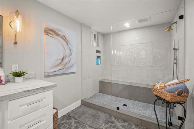 6641 Leyland Park Drive, San Jose CA: https://media.crmls.org/mediaz/0fe3dd72-d105-472b-aeff-7ef8e060af5f.jpg
