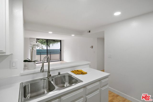 10535 Wilshire Boulevard, Los Angeles CA: https://media.crmls.org/mediaz/0fe41be5-9a90-44ab-b69c-9022ffaea1b7.jpg