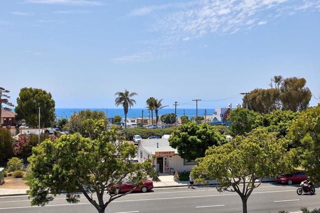 2744 Carlsbad Blvd., Carlsbad CA: https://media.crmls.org/mediaz/0fe46c0a-fa07-4188-af3f-5d62e8306f94.jpg