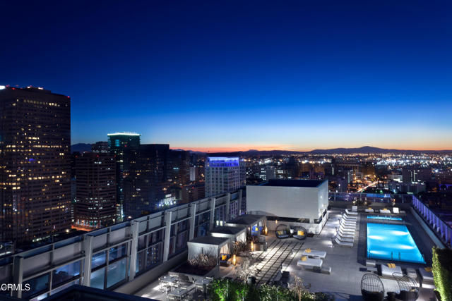 Detail Gallery Image 2 of 18 For 900 W Olympic Bld 36j,  Los Angeles,  CA 90015 - 2 Beds | 3 Baths