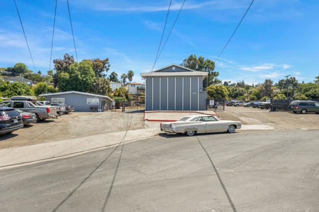 Image 4 of 33 For 24598 Sybil Avenue