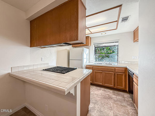 Detail Gallery Image 6 of 39 For 5738 Skyview Way #F,  Agoura Hills,  CA 91301 - 1 Beds | 1 Baths
