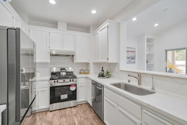 5786 Belleza Dr, Pleasanton CA: https://media.crmls.org/mediaz/0fe5b1a4-537a-48d3-9c1f-96e477e748f7.jpg