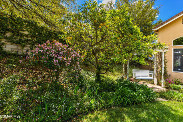 6285 Deerhill Road, Oak Park CA: https://media.crmls.org/mediaz/0fe5be4b-b7c5-4d36-95dd-a3ec595ee0ca.jpg