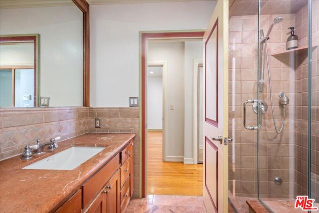 4385 Camellia Avenue, Studio City CA: https://media.crmls.org/mediaz/0fe603e3-98e0-4de9-9c05-c0e6b83d929e.jpg