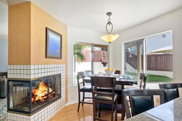 3737 Hillview Way, Oceanside CA: https://media.crmls.org/mediaz/0fe6c3ed-1c32-4a75-baf2-8545b52fe685.jpg