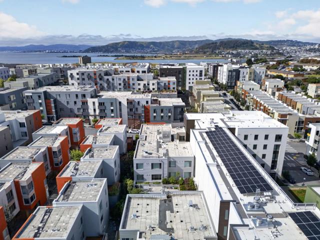 570 Innes Avenue, San Francisco CA: https://media.crmls.org/mediaz/0fe6d295-277c-4f05-b4bf-51d1660ee8d5.jpg