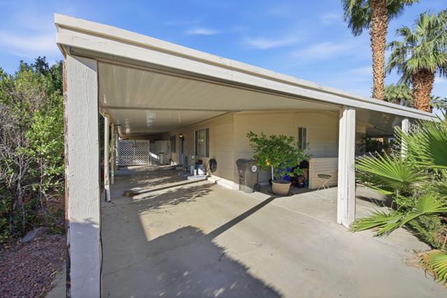 206 Marisma Way, Cathedral City CA: https://media.crmls.org/mediaz/0fe6ebb2-d0bd-4344-86cf-44f2b71e23ad.jpg