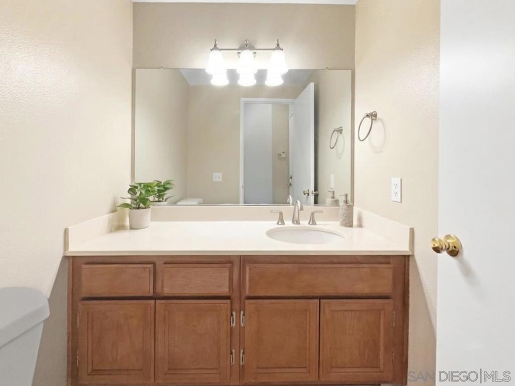10911 Creekbridge Place - photo 9