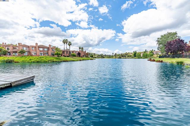 4009 W Lakeshore Drive, San Ramon CA: https://media.crmls.org/mediaz/0fe7e88a-639c-4ea8-86e8-cea253ccd7d6.jpg