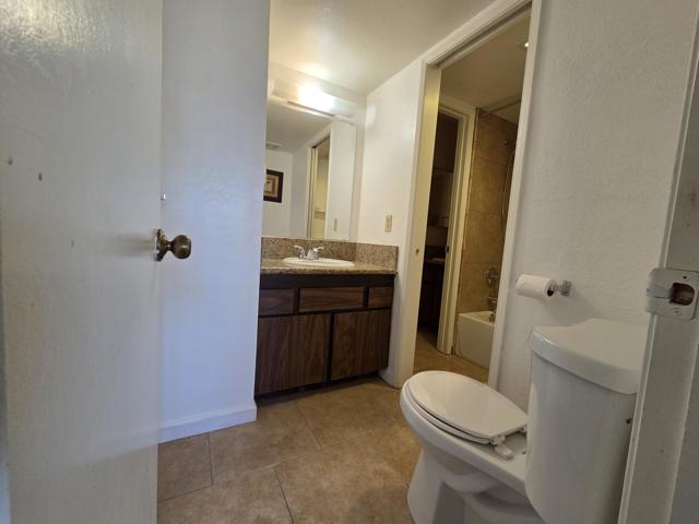 Image 14 of 23 For 5300 Waverly Drive I6