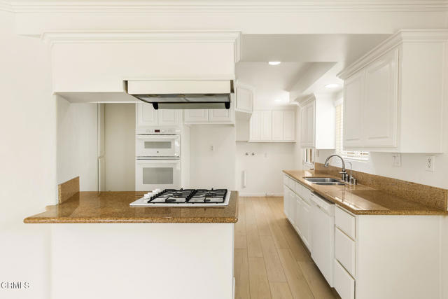 1853 Country Place, Ojai CA: https://media.crmls.org/mediaz/0fe940e3-0fd9-4289-bc1d-a93e76f9f068.jpg