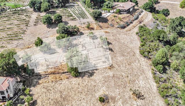 14721 Shannon Road, Los Gatos CA: https://media.crmls.org/mediaz/0fe96e4a-93d0-4dcf-8c77-c85af29974d9.jpg