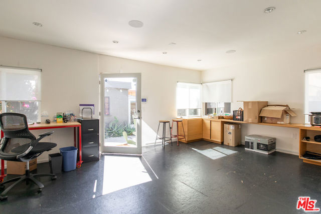 12906 Venice Boulevard, Los Angeles CA: https://media.crmls.org/mediaz/0fe9ec76-4227-4384-a182-037162b4ff15.jpg