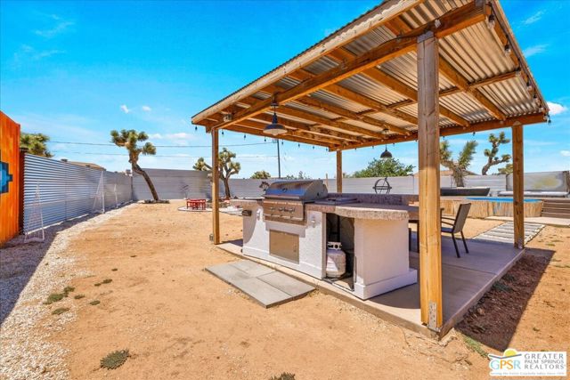 3662 Balsa Avenue, Yucca Valley CA: https://media.crmls.org/mediaz/0feab2bc-0ea5-40b9-81c5-d830e5097822.jpg