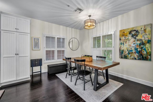 420 S Broadway, Redondo Beach CA: https://media.crmls.org/mediaz/0feb1ebe-4473-46db-a025-26ba6e6a49d8.jpg