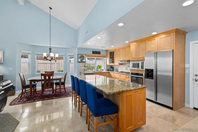 8873 Hunter Pass, Alpine CA: https://media.crmls.org/mediaz/0feb7caf-743f-4550-a096-0b0e966a5234.jpg
