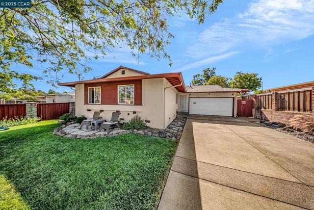 3412 Flamingo Dr, Concord CA: https://media.crmls.org/mediaz/0febaba8-43fa-4706-8f15-e82b741c93d4.jpg