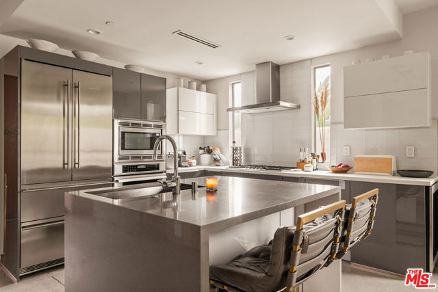 8512 Hargis Street, Los Angeles CA: https://media.crmls.org/mediaz/0febace8-caea-4eac-80ab-688016f40a2c.jpg