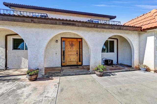 Detail Gallery Image 3 of 28 For 735 S Upas St, Escondido,  CA 92025 - 4 Beds | 2 Baths