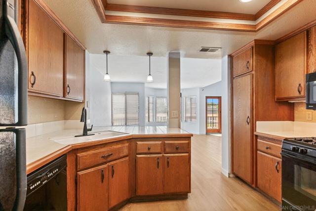 427 Conifer Glen, Escondido CA: https://media.crmls.org/mediaz/0fec9c8d-6a6a-44b9-a06e-b61d1796a6a8.jpg