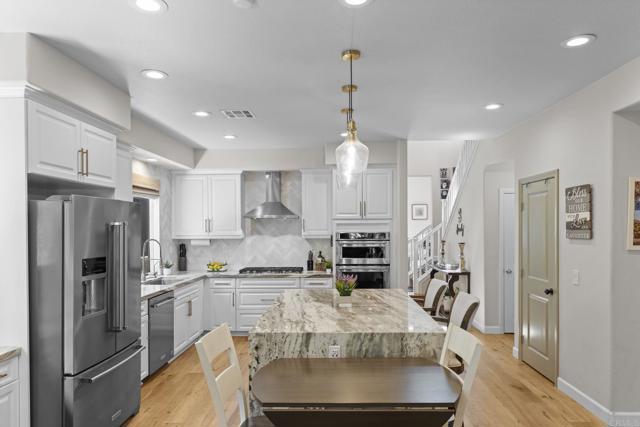 3461 Rich Field Drive, Carlsbad CA: https://media.crmls.org/mediaz/0fecae6c-b48e-4397-bd09-7491fd81a80f.jpg