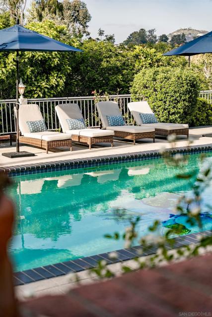3247 Cerros Redondos, Rancho Santa Fe CA: https://media.crmls.org/mediaz/0fedc1f8-c3f6-4bf2-8e1a-fbdd3d762f51.jpg