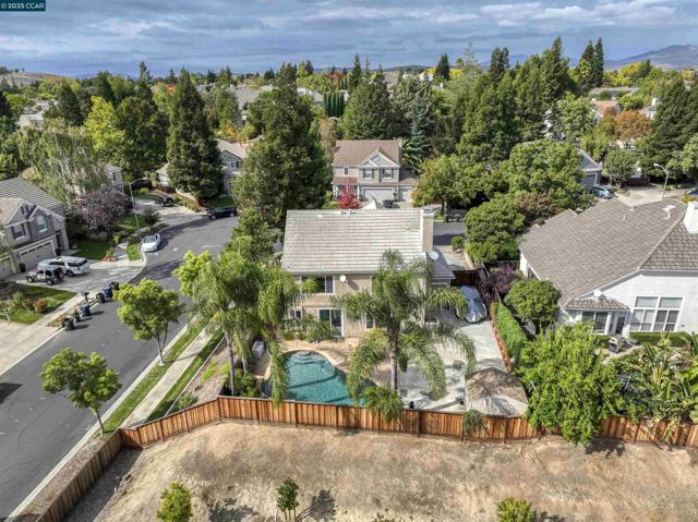 713 Tennyson Dr, Livermore CA: https://media.crmls.org/mediaz/0fee87dd-0a00-4266-9b04-dceb3a8ee159.jpg