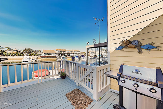 4531 Costa De Oro, Oxnard CA: https://media.crmls.org/mediaz/0fef2523-a7b9-4f0e-a173-8d1e1ecd9674.jpg