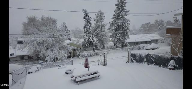 4141 Willow Trail, Frazier Park CA: https://media.crmls.org/mediaz/0fef8380-916c-4392-acf3-89d8196c98fe.jpg
