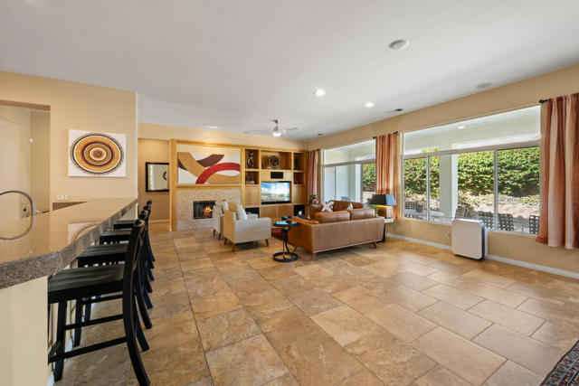 78680 Alliance Way, Palm Desert CA: https://media.crmls.org/mediaz/0fef965d-5262-4c7c-a498-3d4374a63709.jpg