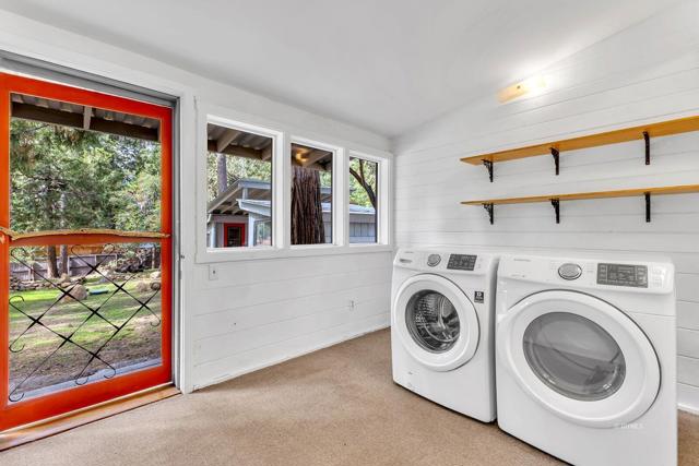 5 Mud room towards porch entry