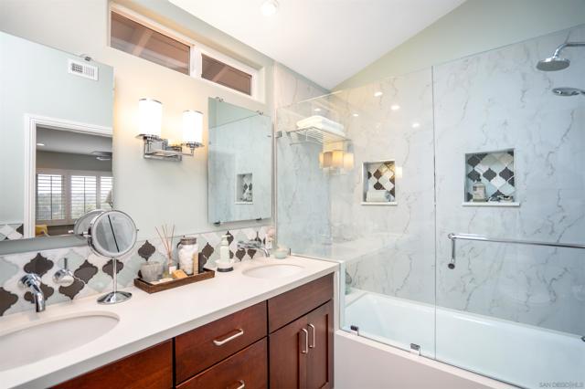 13349 Portofino Dr, Del Mar CA: https://media.crmls.org/mediaz/0ff05d9b-9b7d-4ed4-ac57-522187b00a85.jpg