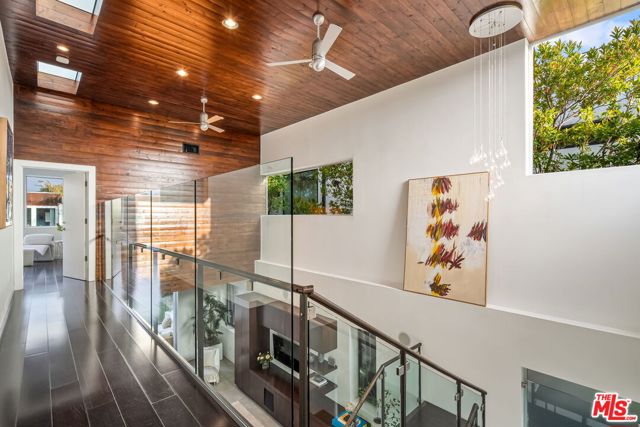 714 California Avenue, Venice CA: https://media.crmls.org/mediaz/0ff15b22-f7e6-4992-a349-679e1e7635fb.jpg