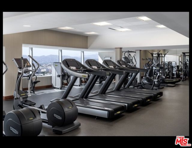900 W Olympic Boulevard, Los Angeles CA: https://media.crmls.org/mediaz/0ff166fa-ebad-419f-b420-b69ba428bb49.jpg