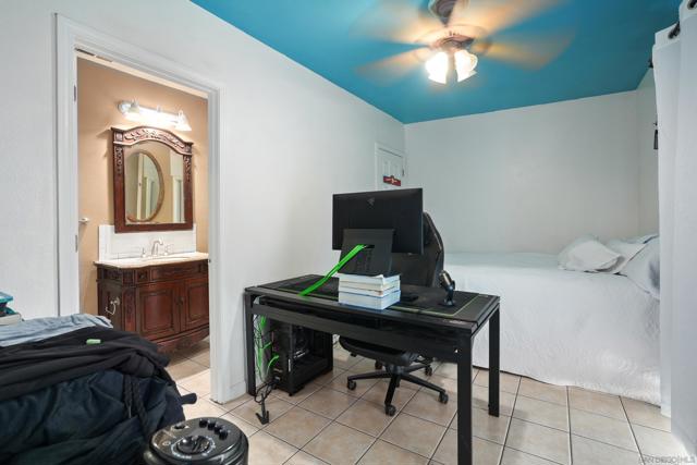 553 3rd Ave, Redwood City CA: https://media.crmls.org/mediaz/0ff170a7-5180-4307-990e-3f59007981d7.jpg