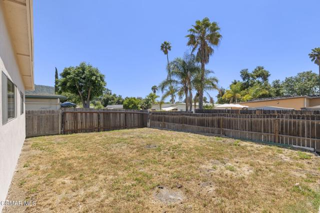 307 Lark Ellen Avenue, Ojai CA: https://media.crmls.org/mediaz/0ff1eff8-8ebf-4596-a383-3ac419f83376.jpg