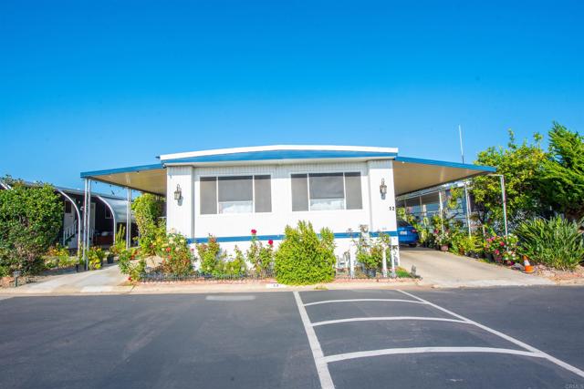 1010 Bobier Dr E, Vista CA: https://media.crmls.org/mediaz/0ff24ac1-b17e-415f-95b6-7b2342767377.jpg