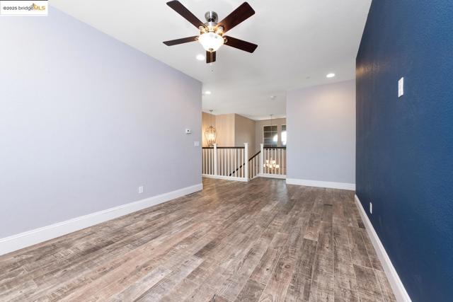 1604 Coventry Dr, Oakley CA: https://media.crmls.org/mediaz/0ff27f94-d148-4fc5-8885-abd8661fdd19.jpg