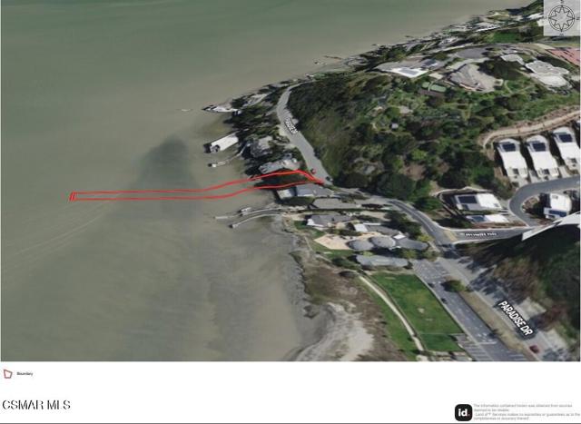 5140 Paradise Drive, Corte Madera CA: https://media.crmls.org/mediaz/0ff2ad28-03c3-4cf7-8e4a-6648d3096f39.jpg